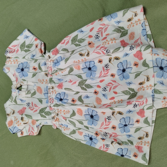 9 Piece Carter's Newborn Girl Clothing with Floral Dress and Onesies - Picture 4 of 16